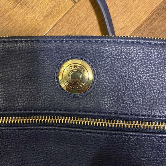 Tommy Hilfiger Crossbody - Picture 2 of 3